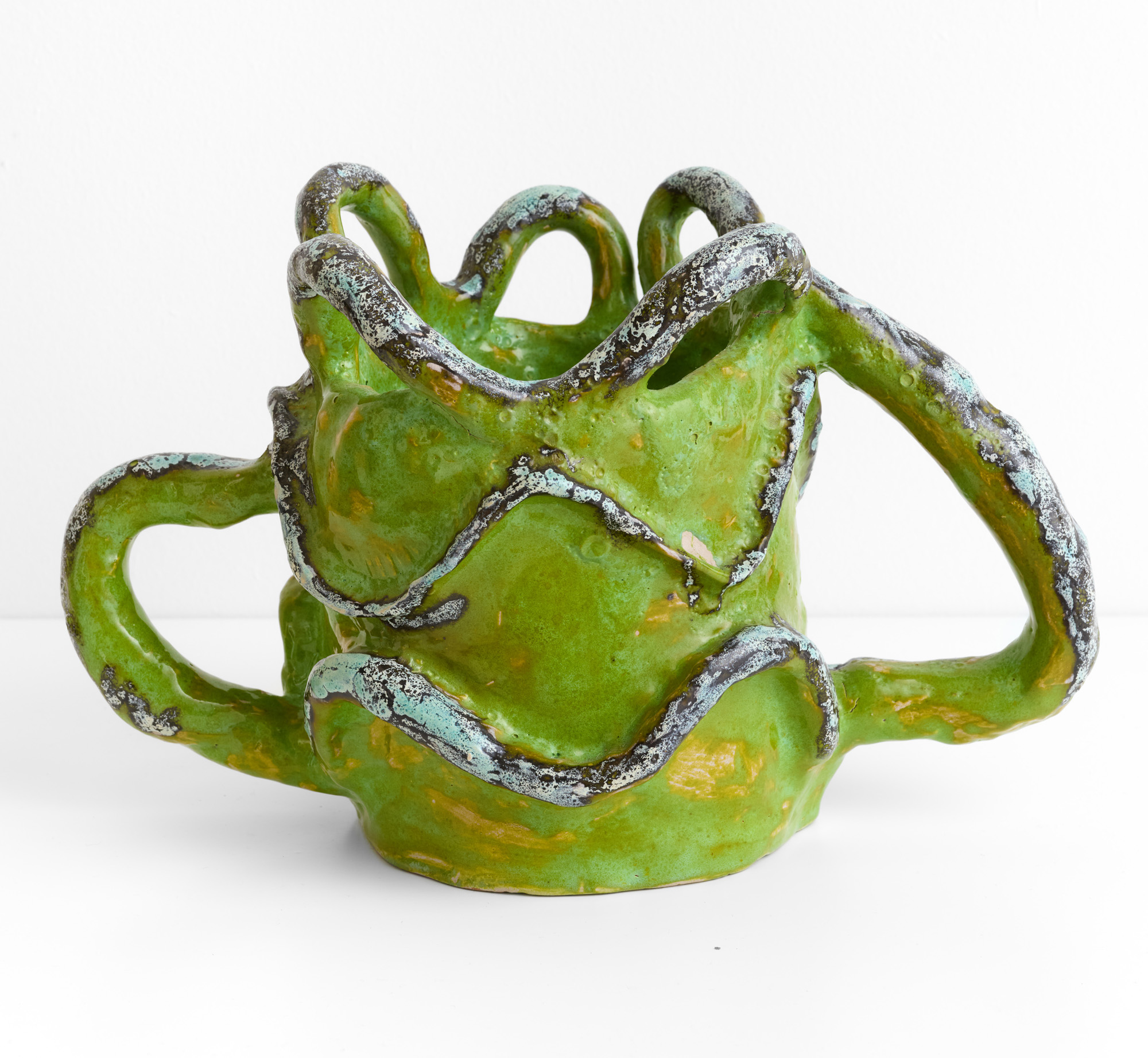 HUMINILOWICZ Vanda_17_Ősmagyar barokk 2_2024_kerámia_18x28x16 cm2
