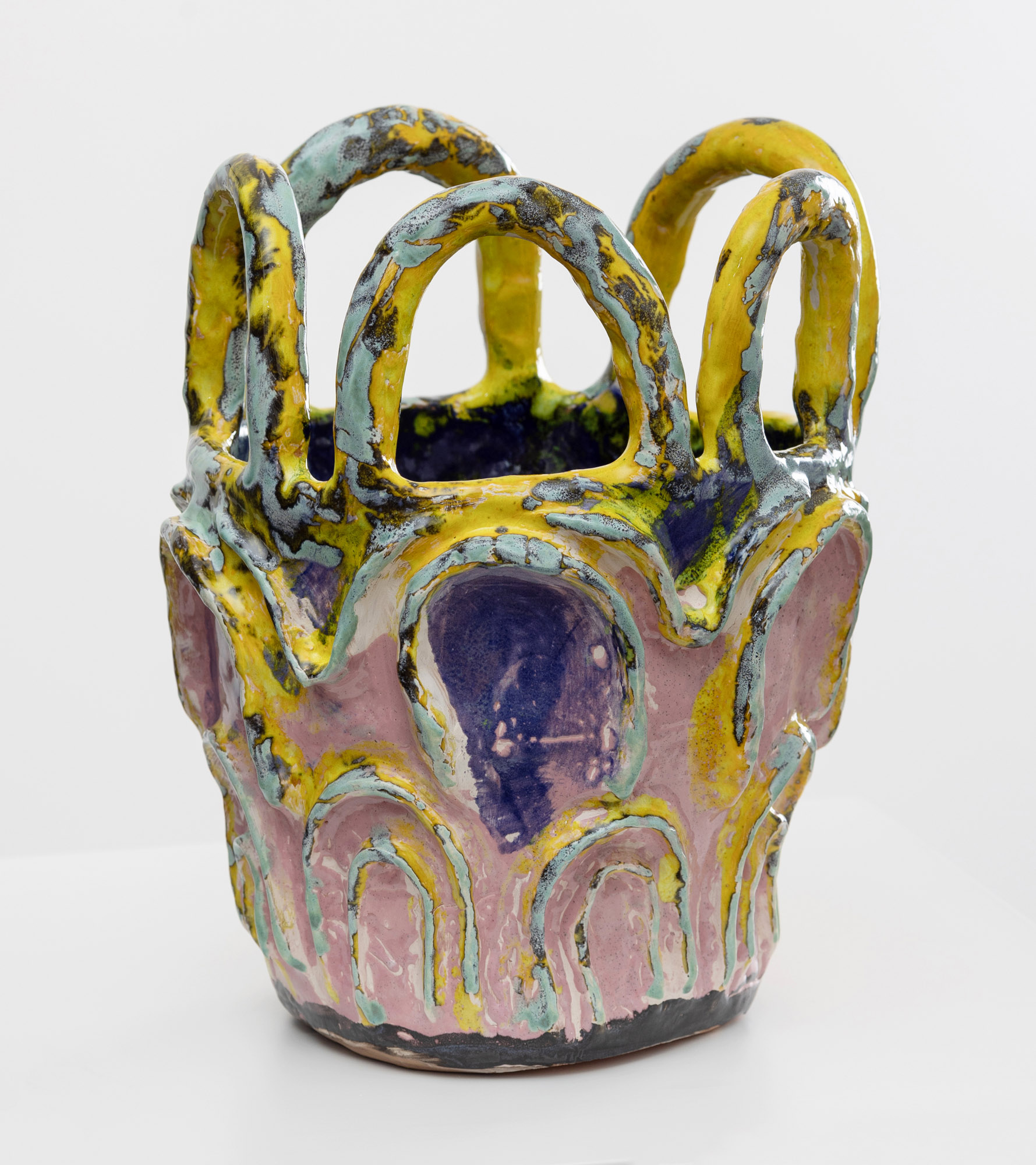 HUMINILOWICZ Vanda_37_Gyökeres amfóra_2024_kerámia_45×25×25 cm