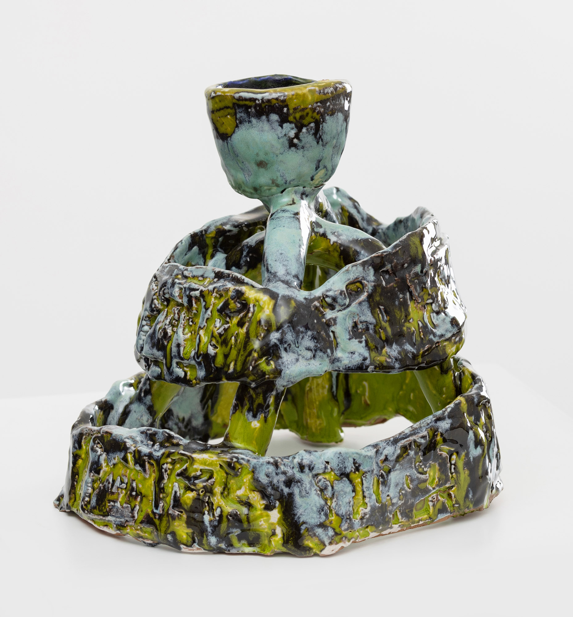 HUMINILOWICZ Vanda_39_Rituális tárgy 3_2024_kerámia_25×30×26 cm