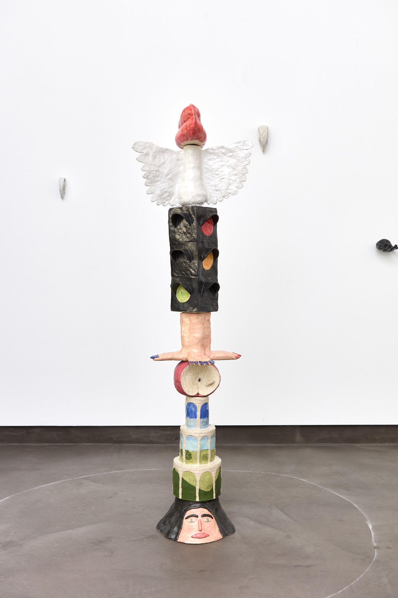 RÁCZ Rebeka_1_Lost In Translation_2025_mázazott kerámia_150×40×40 cm