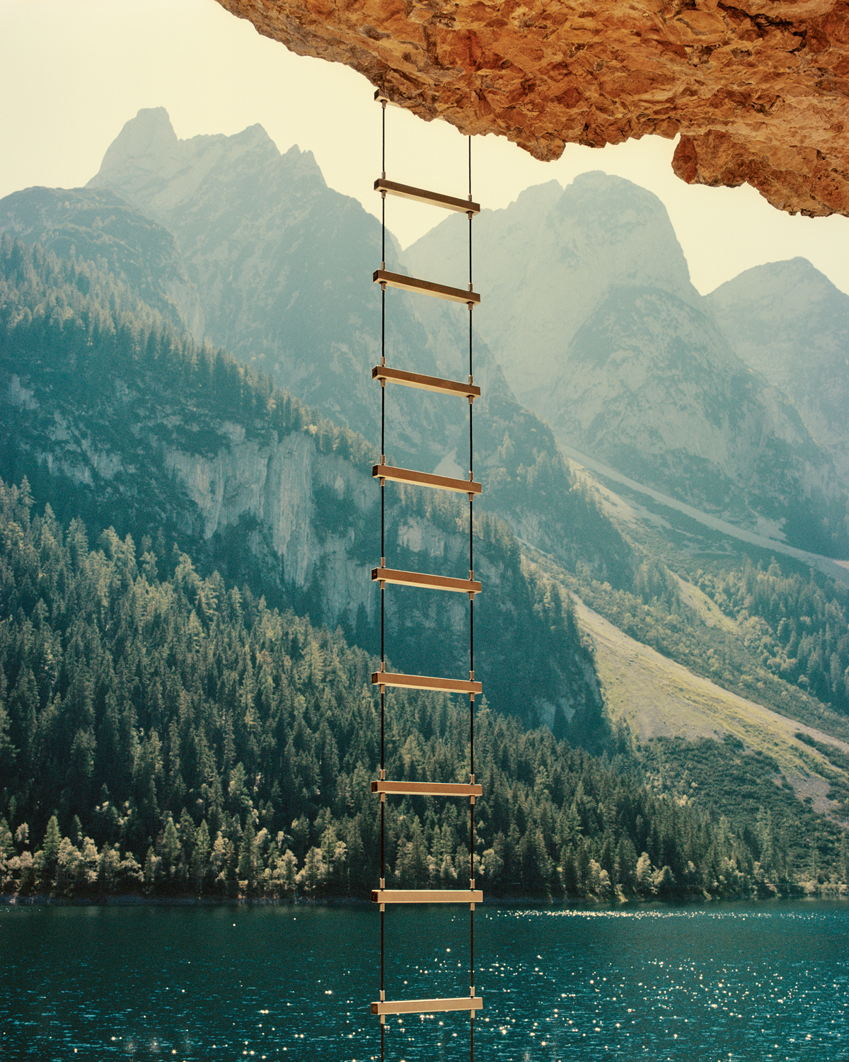 GEIBL Kata_20_There is Nothing New Under the Sun_The Golden Ladder_2022_archív pigment nyomat, barit papír_80×100 cm