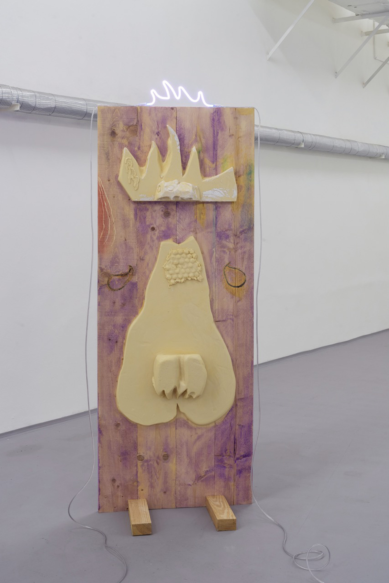 ULBERT Ádám_1_Tengeri uborka királyság_2017_vegyes technika_210×90×50 cm Large