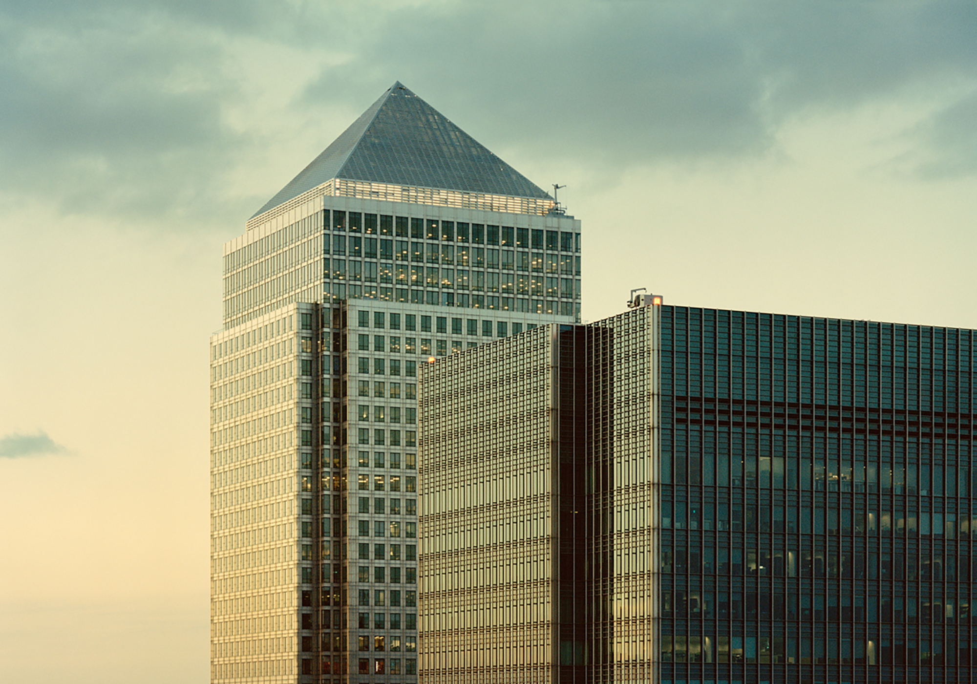 GEIBL Kata_32_There is Nothing New Under the Sun_The Tower_2022_archív pigment nyomat, barit papír_100×80 cm copy