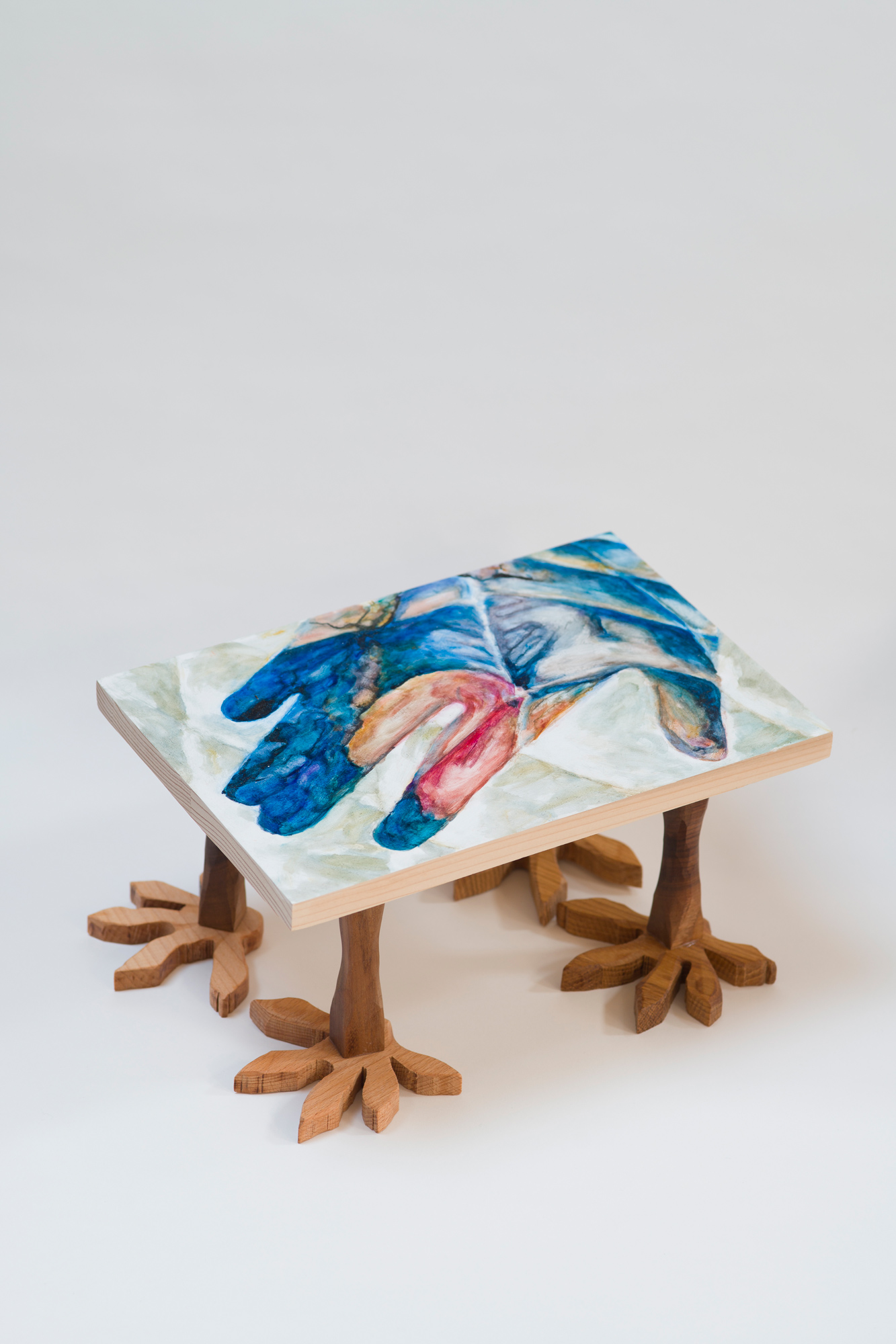 web_KLING_EMMA_Phantom_Limbs_11